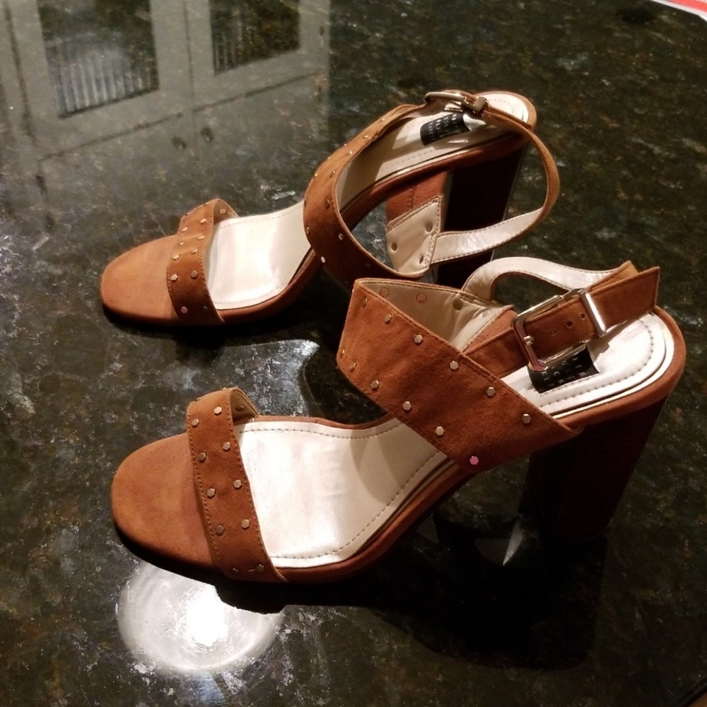White House Black Market 3.5" heel Sandals size 8